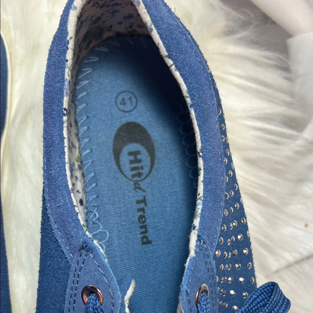 Blue Women's Sneakers with Rhinestone Detailing